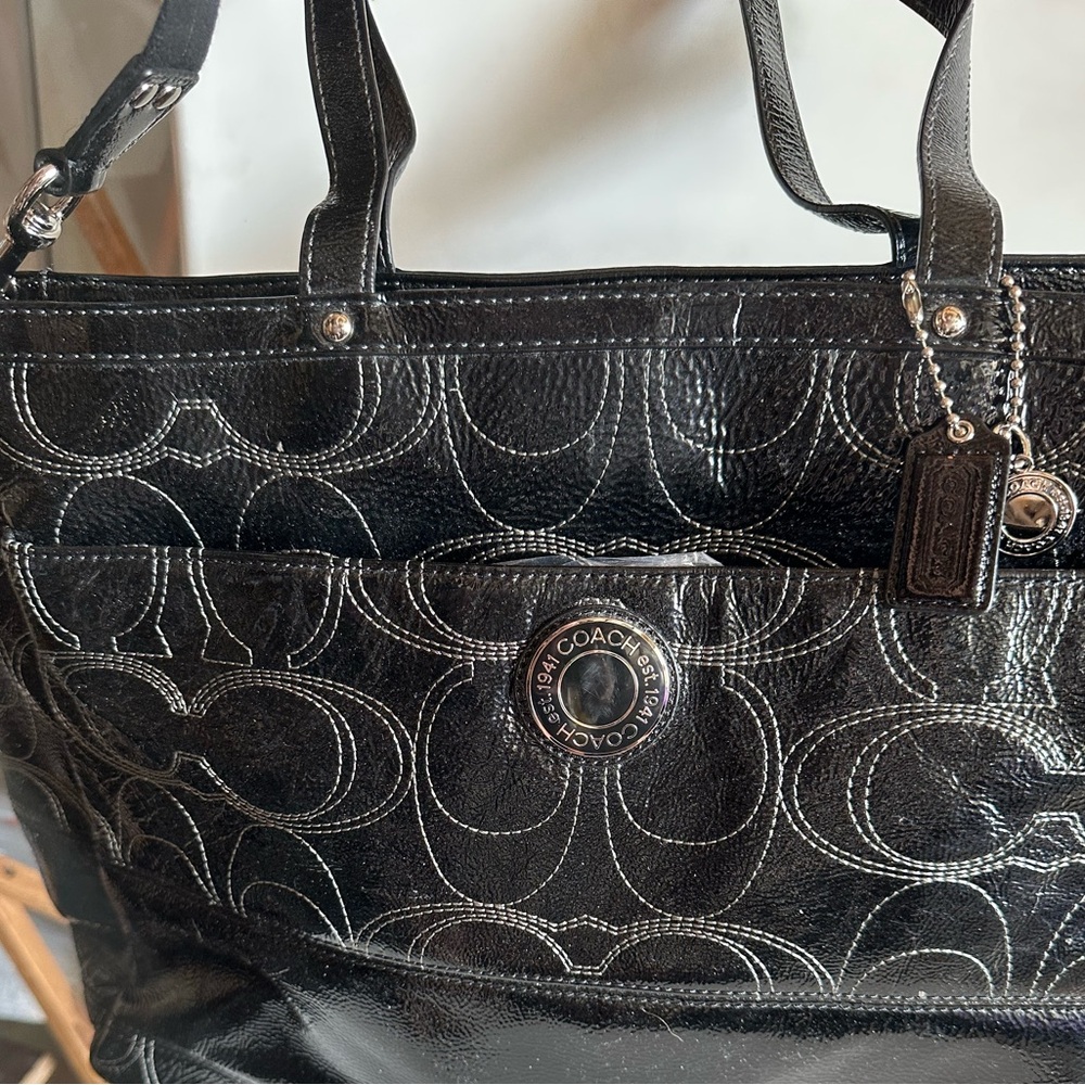 Bee-Yout-iful!! Coach Patent Leather Weekender, Signature C Diaper or Travel Bag - Picture 5 of 17